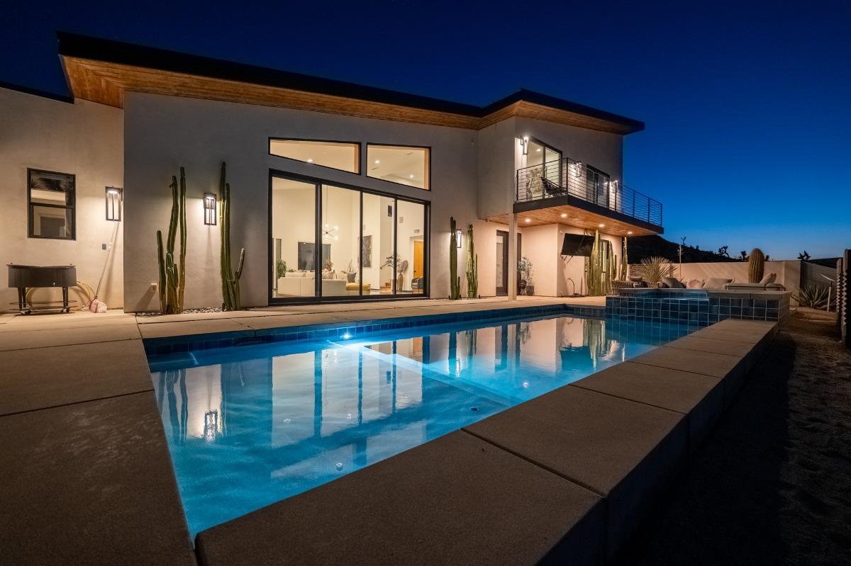 The Mesa Horizon House